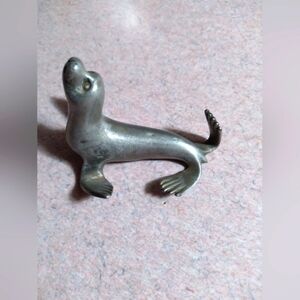 Hudson pewter seal